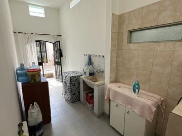 VENTA-CASA 3 DORMITORIOS-156 M2-A. COMEDERO