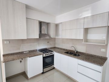 ¡ALQUILER! Departamento 2 ambientes con cochera incluida. VILLA LUGANO