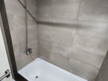 ¡ALQUILER! Departamento 2 ambientes con cochera incluida. VILLA LUGANO