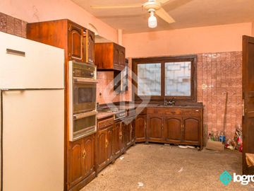 Amplia casa en venta con cochera | Macrocentro, Salta