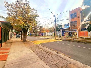 CASA EN VENTA DE 3H, 2B, 2ESTC + BOG EN PUENTE ALTO AV.