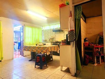 CASA EN VENTA DE 3H, 2B, 2ESTC + BOG EN PUENTE ALTO AV.