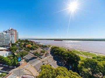 DUPLEX EN VENTA CON VISTA AL RÍO. PATIO EXCLUSIVO