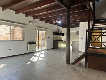 CASA 2 DORMITORIOS CON PILETA EN VENTA FISHERTON
