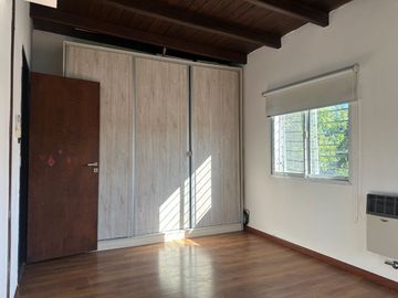 CASA 2 DORMITORIOS CON PILETA EN VENTA FISHERTON
