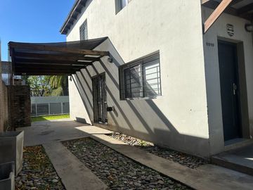 CASA 2 DORMITORIOS CON PILETA EN VENTA FISHERTON