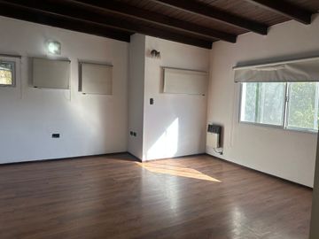 CASA 2 DORMITORIOS CON PILETA EN VENTA FISHERTON
