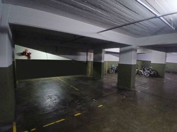 VENTA COCHERA EN COLEGIALES