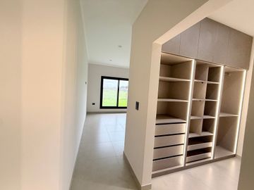 Casa 4 Amb a Estrenar en Pilar con Losa Radiante