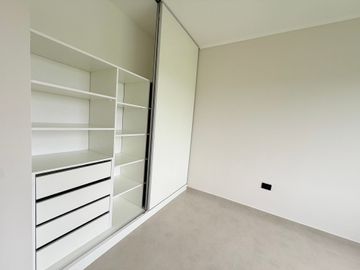 Casa 4 Amb a Estrenar en Pilar con Losa Radiante