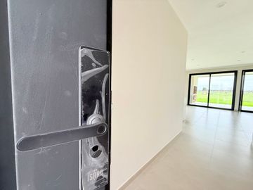 Casa 4 Amb a Estrenar en Pilar con Losa Radiante