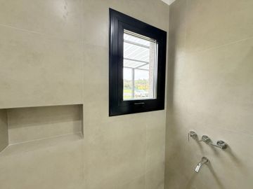 Casa 4 Amb a Estrenar en Pilar con Losa Radiante