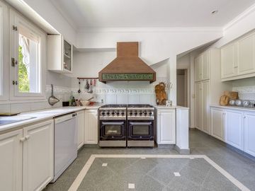 Casa de Categoría en Tortugas C.C.  8 Amb 2450 Mts