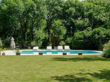 Casa de Categoría en Tortugas C.C.  8 Amb 2450 Mts