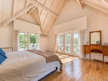 Casa de Categoría en Tortugas C.C.  8 Amb 2450 Mts