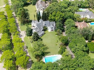 Casa de Categoría en Tortugas C.C.  8 Amb 2450 Mts