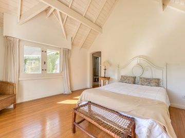 Casa de Categoría en Tortugas C.C.  8 Amb 2450 Mts