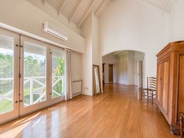 Casa de Categoría en Tortugas C.C.  8 Amb 2450 Mts