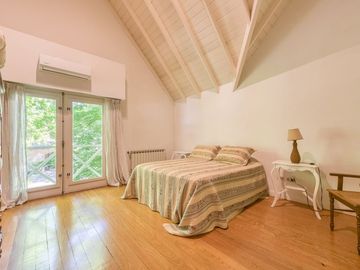 Casa de Categoría en Tortugas C.C.  8 Amb 2450 Mts