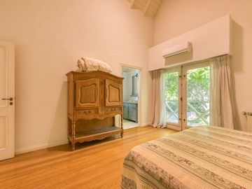 Casa de Categoría en Tortugas C.C.  8 Amb 2450 Mts