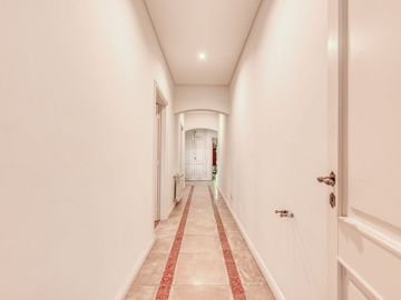 Casa de Categoría en Tortugas C.C.  8 Amb 2450 Mts