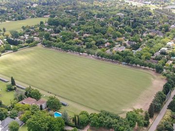 Casa de Categoría en Tortugas C.C.  8 Amb 2450 Mts