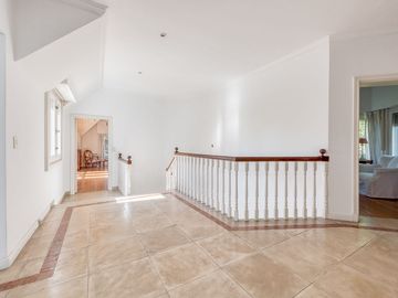 Casa de Categoría en Tortugas C.C.  8 Amb 2450 Mts