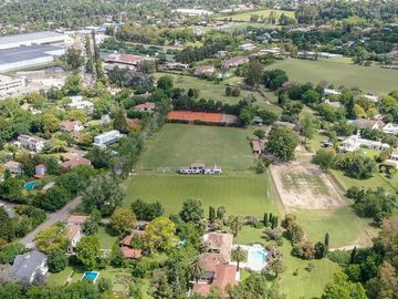 Casa de Categoría en Tortugas C.C.  8 Amb 2450 Mts