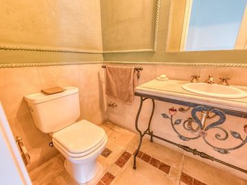 Casa de Categoría en Tortugas C.C.  8 Amb 2450 Mts