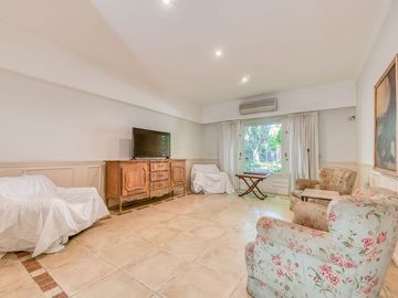 Casa de Categoría en Tortugas C.C.  8 Amb 2450 Mts
