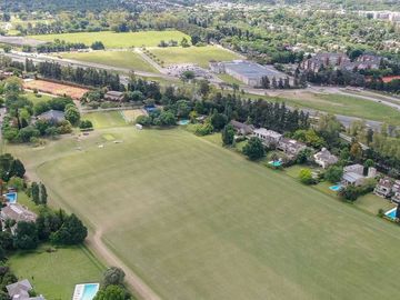 Casa de Categoría en Tortugas C.C.  8 Amb 2450 Mts