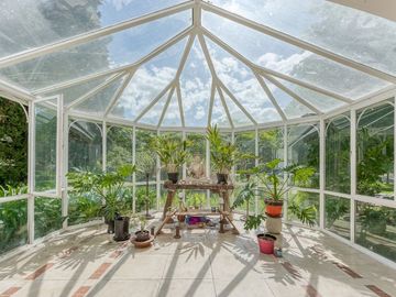 Casa de Categoría en Tortugas C.C.  8 Amb 2450 Mts