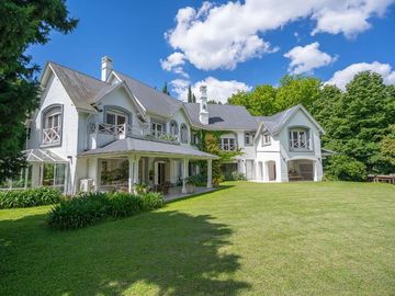 Casa de Categoría en Tortugas C.C.  8 Amb 2450 Mts