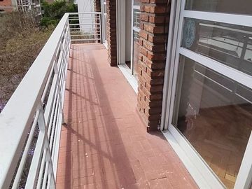 EN VENTA DEPARTAMENTO TRES DORMITORIOS ZONA CENTRO