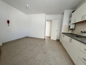 EN VENTA DEPARTAMENTO TRES DORMITORIOS ZONA CENTRO