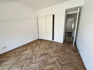 EN VENTA DEPARTAMENTO TRES DORMITORIOS ZONA CENTRO
