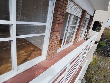 EN VENTA DEPARTAMENTO TRES DORMITORIOS ZONA CENTRO