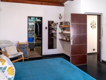 CASA EN VENTA 3 DORM  BARRIO MIRADOR DEL PUENTE