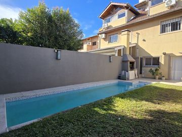 CASA EN VENTA VICTORIA 5 AMB COCH JARDÍN PILE E/AV