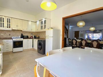 CASA EN VENTA VICTORIA 5 AMB COCH JARDÍN PILE E/AV
