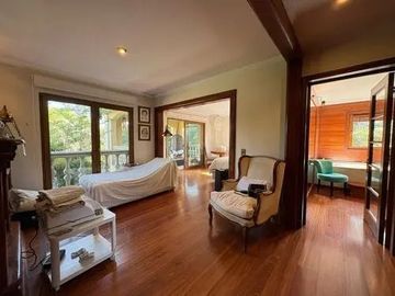 VENTA CASA 5HAB 4BA COLINA