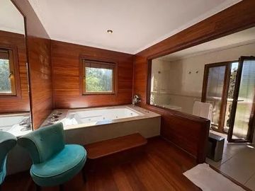 VENTA CASA 5HAB 4BA COLINA