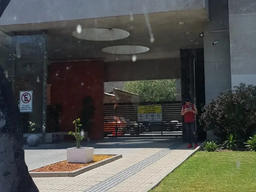 EXCLUSIVO DEPARTAMENTO EN VENTA FRENTE AL METRO 2D 2B 1E 1BO