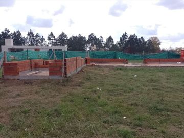 VENTA CASA 3 O 4 AMBIENTES PILETA QUINCHO FINANCIA