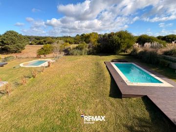 CASA EN VENTA COSTA ESMERALDA, GOLF 1 LOTE 135