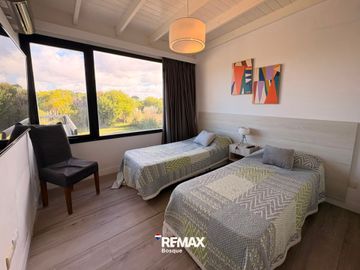 CASA EN VENTA COSTA ESMERALDA, GOLF 1 LOTE 135