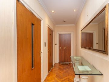 Venta Depto Belgrano 4 Amb con Dependencia Cochera