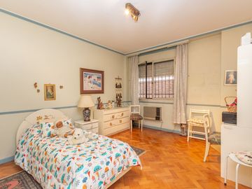 Venta Depto Belgrano 4 Amb con Dependencia Cochera