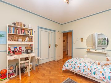 Venta Depto Belgrano 4 Amb con Dependencia Cochera