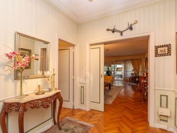 Venta Depto Belgrano 4 Amb con Dependencia Cochera